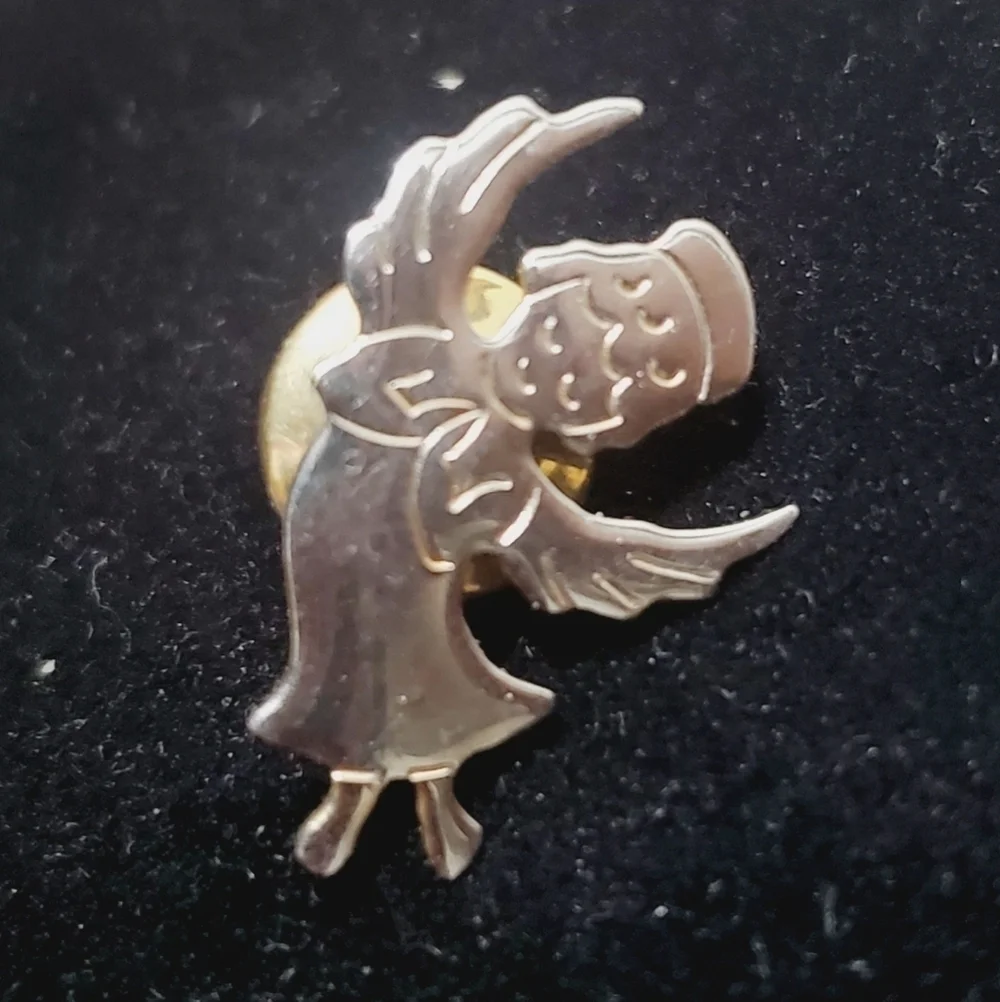 Silver Praying Angel Charm Vintage Angel Wings hand. 🌴